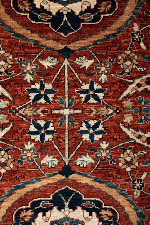 Fine Chob Rang  417cm x 251cm / 13'8'' x 8'3'' - Image 3