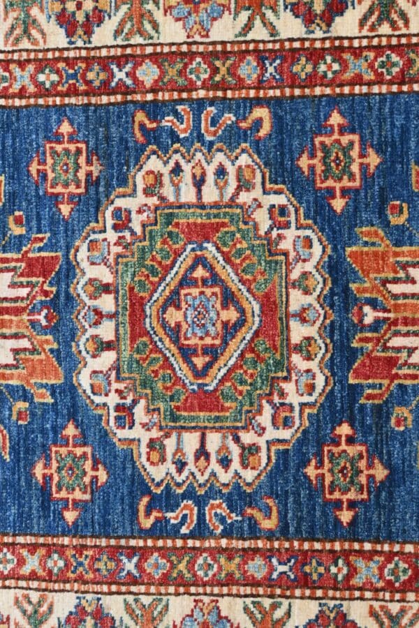Fine Kazak 119cm x 86cm / 3ft 11in x 2ft 10in - Image 2